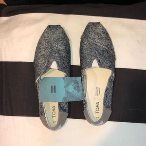 Toms Shoes